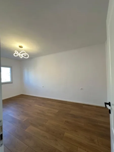 Tirane, shitet apartament 2+1 Kati 4, 75 m² 193.000 € (Prane Bulevardit Zogu I)