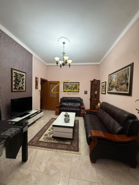 Tirane, jepet me qera apartament 2+1 Kati 2, 70 m² 700 € (VASIL SHANTO)