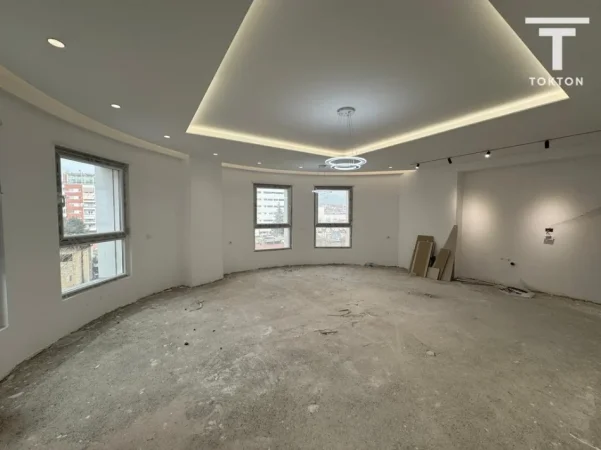 Tirane, shitet apartament 2+1 Kati 3, 112 m² 235.000 € (RRUGA ALI DEMI)