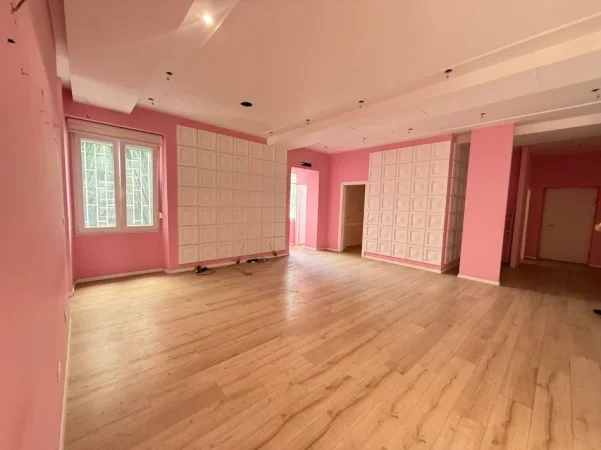 Tirane, jepet me qera zyre Kati 2, 118 m² 1.500 € (Rruga Sulejman Delvina)