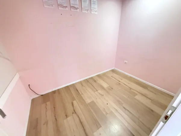 Tirane, jepet me qera zyre Kati 2, 118 m² 1.500 € (Rruga Sulejman Delvina)