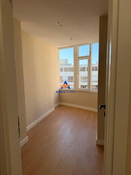 Tirane, shitet apartament 2+1+Ballkon Kati 11, 79 m² 190.000 € 