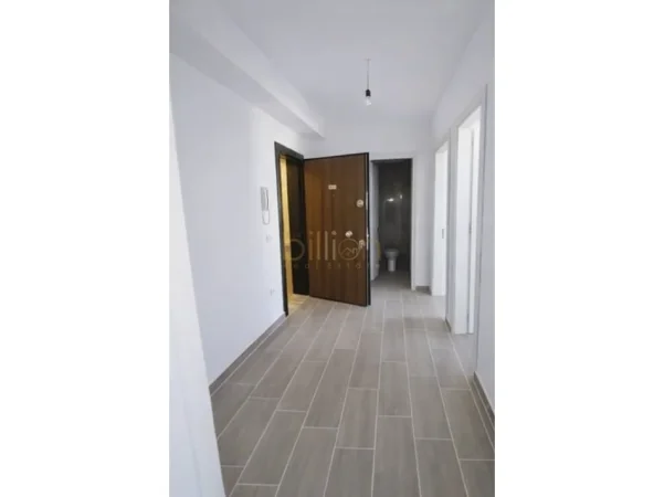 Tirane, jepet me qera 2+1 PER ZYRA , 94 m² (5 Maji)