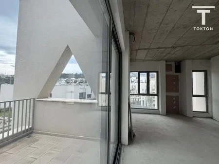 Tirane, shitet apartament 2+1 Kati 2, 126 m² 380.000 € (liqeni i thate)