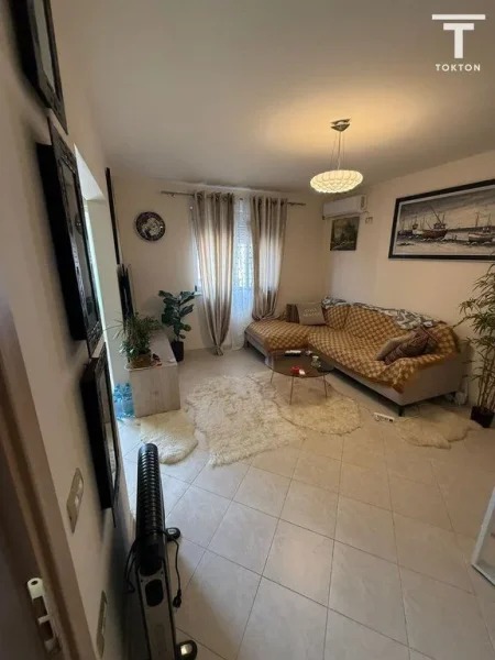 Tirane, shitet apartament 1+1 Kati 4, 120.000 € (Belul Hatibi)