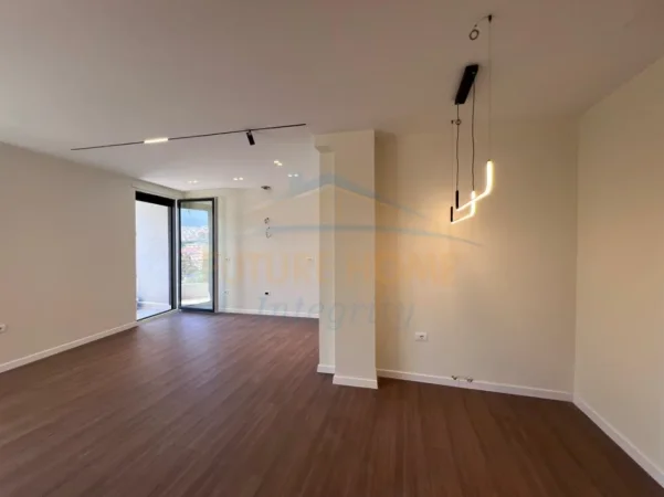 Tirane, shitet apartament 2+1 Kati 4, 79 m² 235.000 € (Brylli)