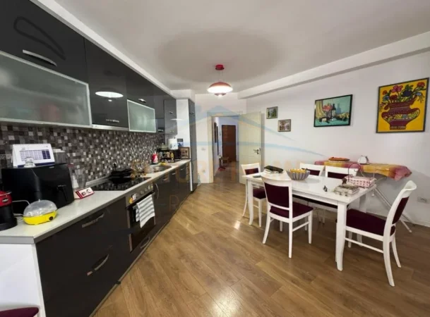 Tirane, shitet apartament duplex Dublex Kati 7, 139 m² 190.000 € (Rruga Besim Alla, Misto Mame)