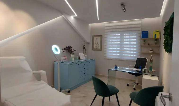Tirane, jepet me qera ambjent biznesi Kati 0, 70 m² 1900 € (rruga fortuzi)