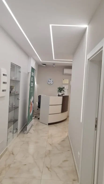 Tirane, jepet me qera ambjent biznesi Kati 0, 70 m² 1900 € (rruga fortuzi)