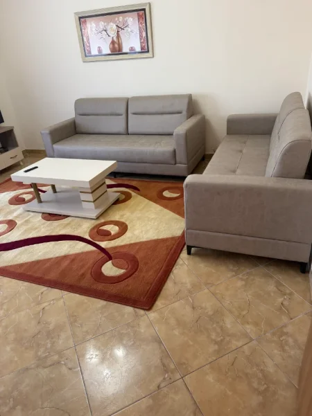 Tirane, jepet me qera apartament 1+1 Kati 3, 70 m² 550 € (rruga e dibres)