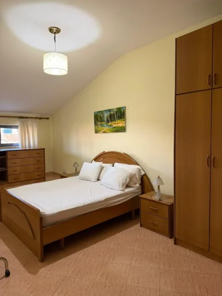 Tirane, jepet me qera apartament 2+1 Kati 5, 80 m² 500 € (SHALLVARET)
