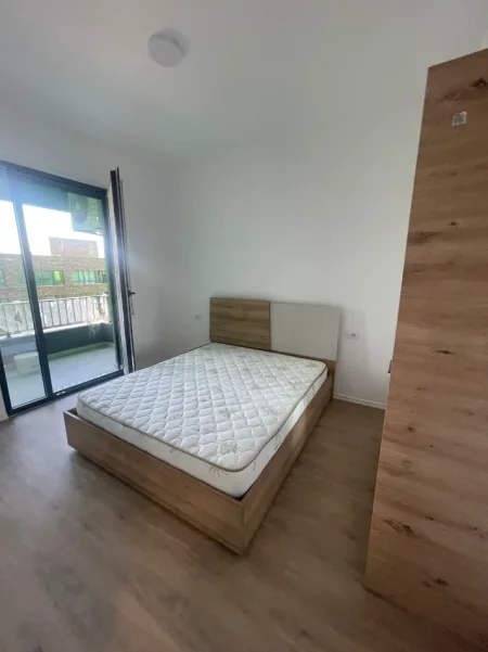 JEPET ME QERA APARTAMENT FRINGO I RI  5 MAJI , 1+1 , Kati 4 ,  550 EURO