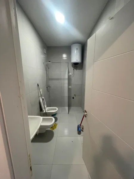 JEPET ME QERA APARTAMENT FRINGO I RI  5 MAJI , 1+1 , Kati 4 ,  550 EURO