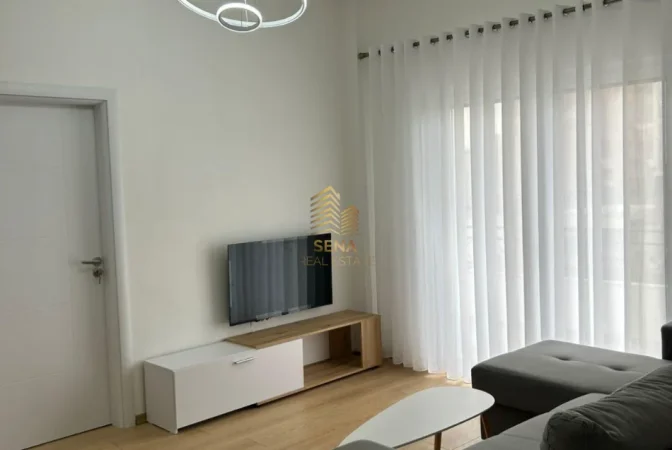Tirane, jepet me qera apartament 1+1+Ballkon Kati 3, 60 m² 450 € (Ali Demi)