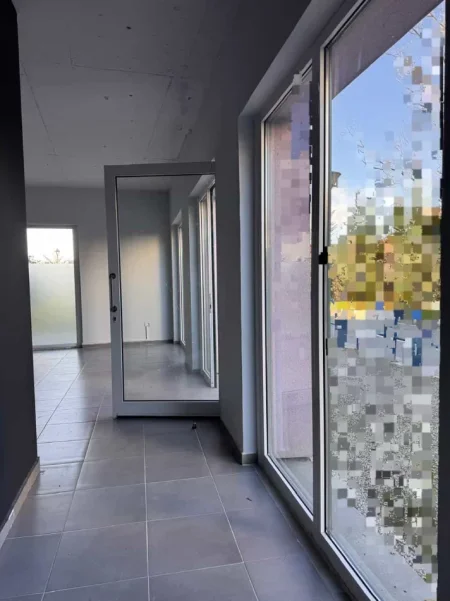 Tirane, jepet me qera dyqan Kati 0, 94 m² 630 € (Rruga Pasho Hysa)