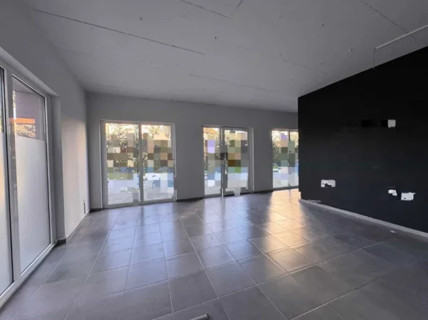 Tirane, jepet me qera dyqan Kati 0, 94 m² 630 € (Rruga Pasho Hysa)