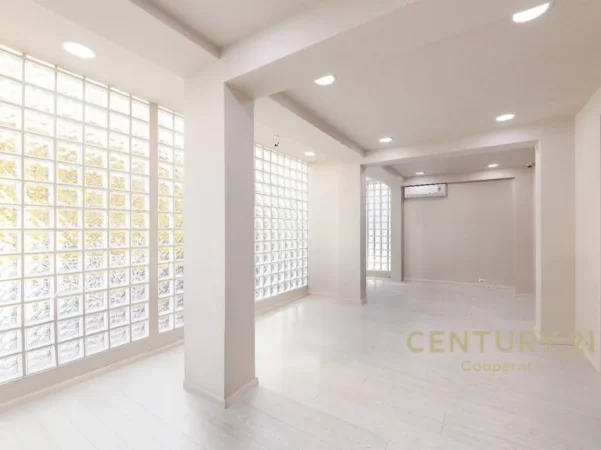 Tirane, jepet me qera zyre , 120 m² 2.500 € (Shallvare)