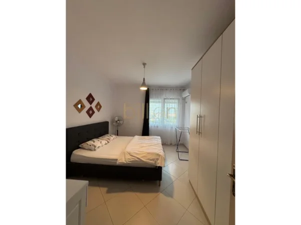Tirane, shitet 1+1 , 68 m² (Yzberisht)