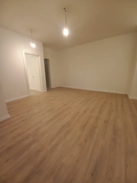 Tirane, shitet apartament 1+1+Aneks+Ballkon Kati 1, 47 m² 87.000 € (xhamlliku)