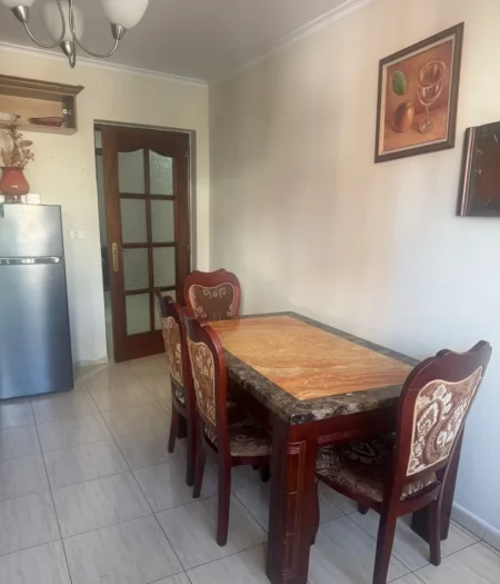 Tirane, jepet me qera apartament 1+1 Kati 4, 60 m² 400 € (Pediatria)