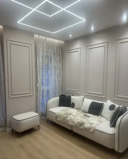 Tirane, jepet me qera apartament 1+1 Kati 4, 70 m² 450 € (Univers City)
