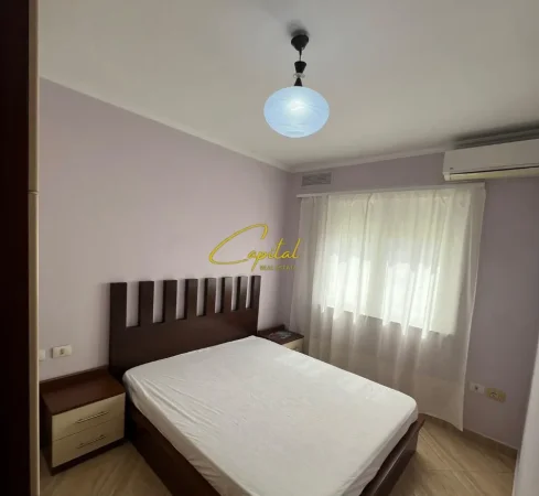 Tirane, jepet me qera apartament 1+1 Kati 2, 65 m² 450 € (RRUGA E DIBRES)