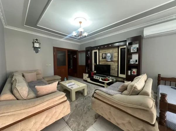 Tirane, shitet apartament 2+1 Kati 2, 106 m² 200.000 € (Laprake)