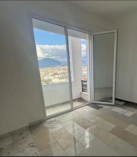 Tirane, shitet apartament 2+1 Kati 2, 115 m² 135.000 € (Terminali)