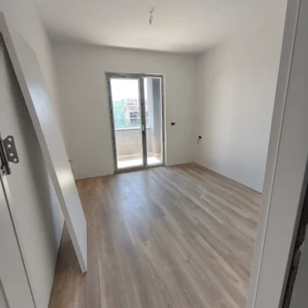 Tirane, shitet apartament 2+1+Aneks+Ballkon Kati 6, 103.000 m² 103.000 € (Paskuqan)