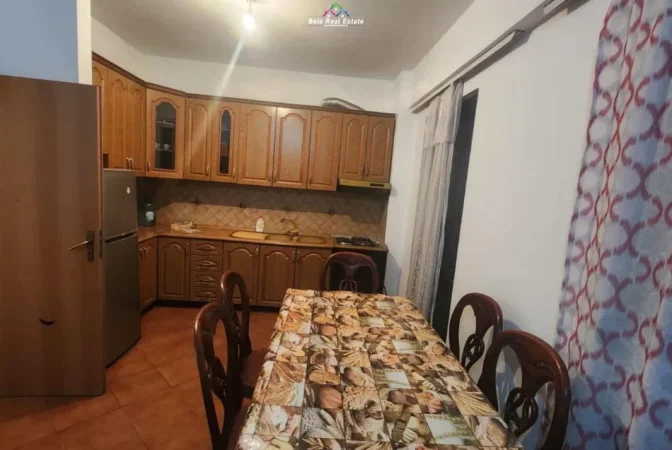 Tirane, jepet me qera apartament 2+1 Kati 1, 97 m² 520 € (irfan tomini)