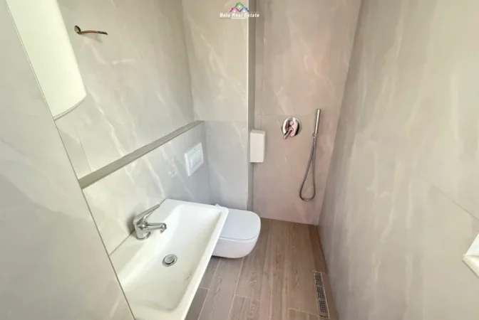 Tirane, jepet me qera zyre Kati 2, 118 m² 1.500 € (sheshi willson)
