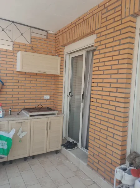 Tirane, jepet me qera apartament 2+1 Kati 6, 86 m² 800 € (ISH PARKU)