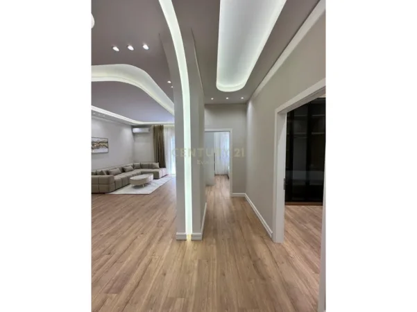 Tirane, shitet apartament 2+1 Kati 1, 104 m² 227.000 € (yzberisht)