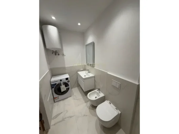 Tirane, jepet me qera apartament 2+1 Kati 7, 98 m² 550 € (Astir)