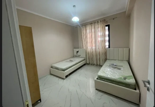 Tirane, jepet me qera apartament 2+1 Kati 3, 115 m² 550 € (ASTIR)