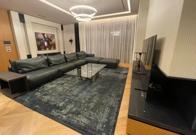 Tirane, shitet Vile 4+1 , 570 m² 1.000.000 € 