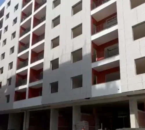 Tirane, shitet apartament 1+1+Ballkon , 78 m² 85.382 € 