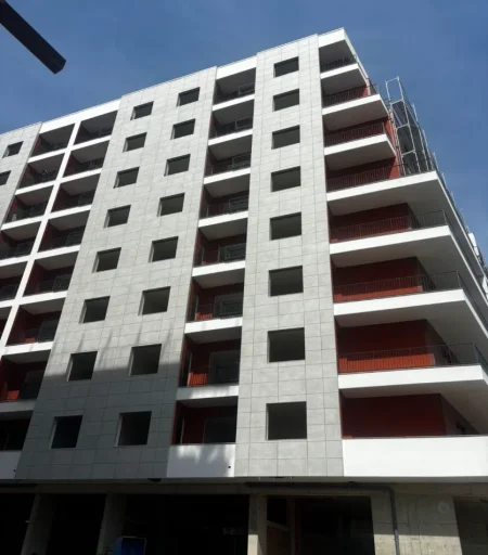 Tirane, shitet apartament 1+1+Ballkon , 78 m² 85.382 € 
