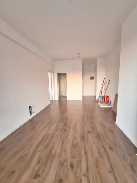 Tirane, shitet apartament 1+1 , 73 m² 255.500 € (rruga Kosovareve)