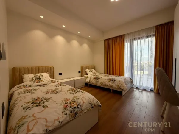 Tirane, jepet me qera apartament 2+1+Ballkon Kati 3, 135 m² 1.300 € (kodra e diellit 2)