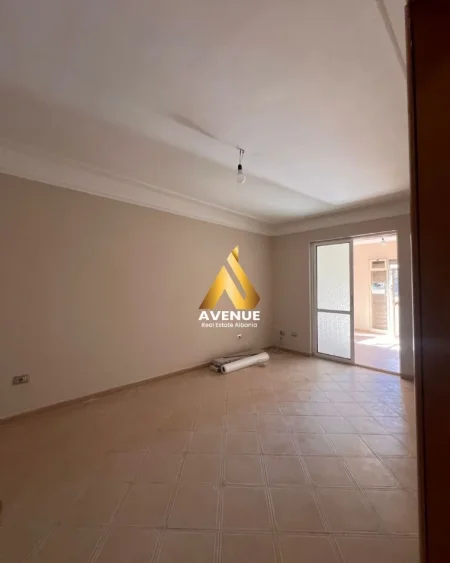Tirane, shitet apartament 2+1 Kati 3, 68 m² 165.000 € (Prane oslo Bar)