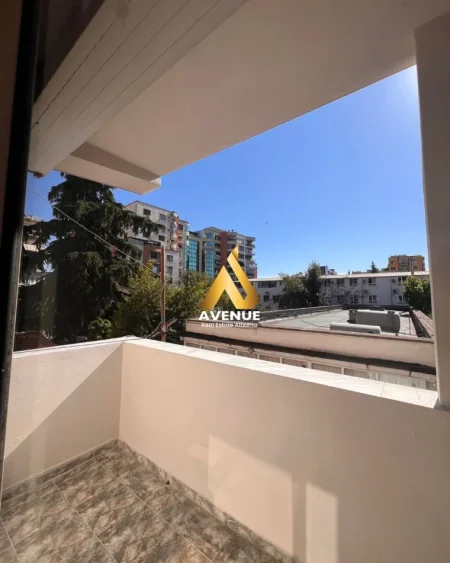 Tirane, shitet apartament 2+1 Kati 3, 68 m² 165.000 € (Prane oslo Bar)