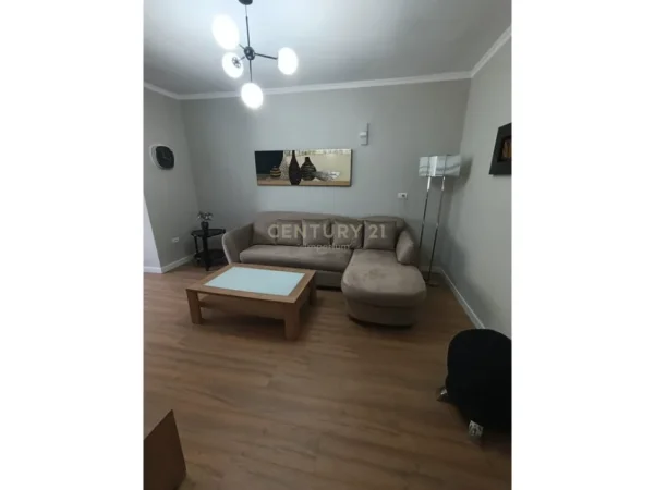 Tirane, jepet me qera apartament 2+1 Kati 1, 75 m² 800 € (blloku prane frutza andon zako cajupi)