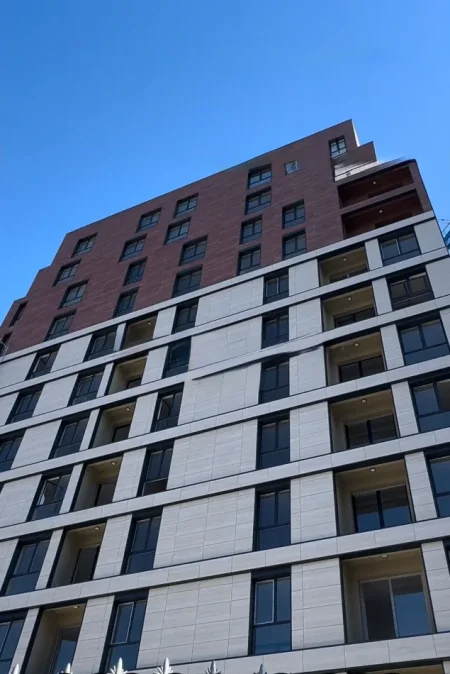 Tirane, shitet apartament 2+1 , 92 m² 185.500 € (Fusha e aviacionit)