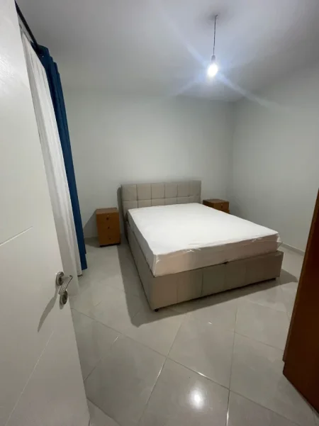 Jepet me qera SHTEPI PRIVATE 1+1 , 600 €  tek RRUGA E ELBASANIT
