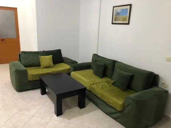 Tirane, jepet me qera apartament 1+1 Kati 1, 70 m² 350 € (Sauk I Ri ,rruga 3 Vllezerit Kondi)