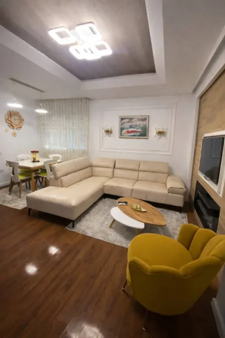 Tirane, shitet apartament 2+1+Ballkon Kati 4, 93 m² 186.000 € (Liqeni i Thate, Tirane)