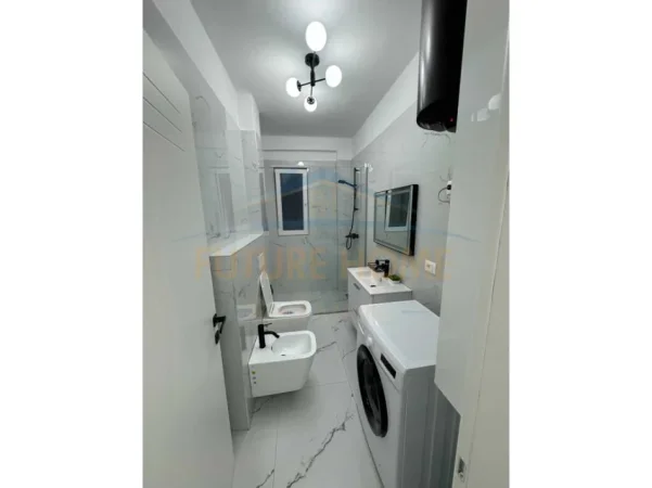 Tirane, jepet me qera garsonier 1+1 Kati 4, 42 m² 350 € (Unaza e Re)