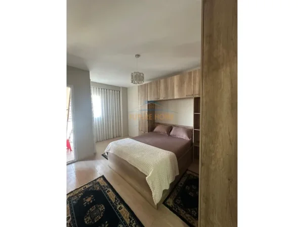 Tirane, jepet me qera apartament 1+1+Ballkon Kati 2, 74 m² 650 € (Ali Demi)