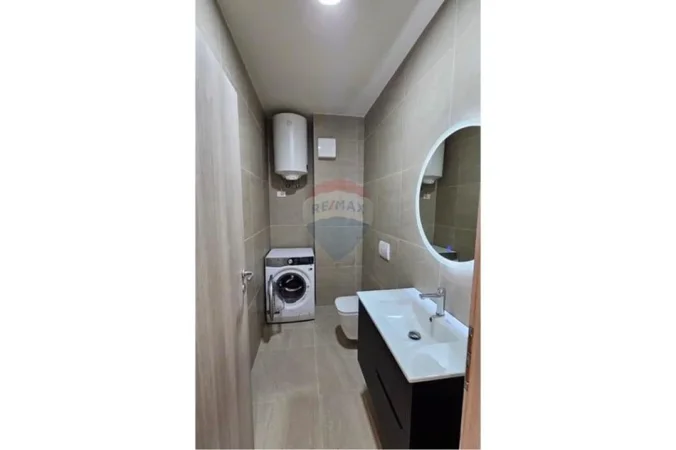 Tirane, jepet me qera apartament 2+1 Kati 5, 130 m² 850 € (Deliorgji)